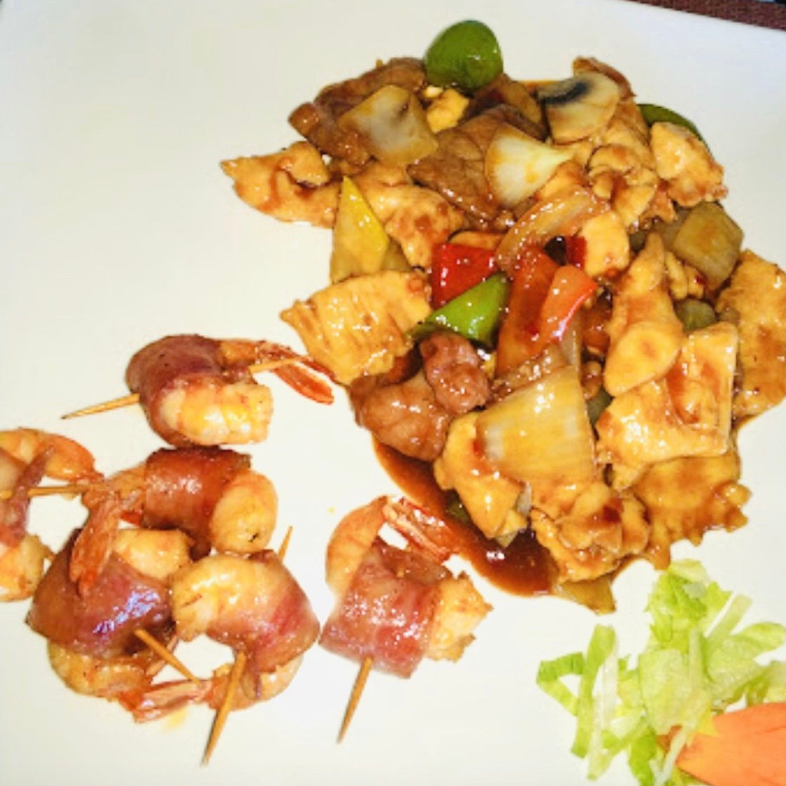 POLLO TERNERA VERDURAS Y GAMBAS CON BACON