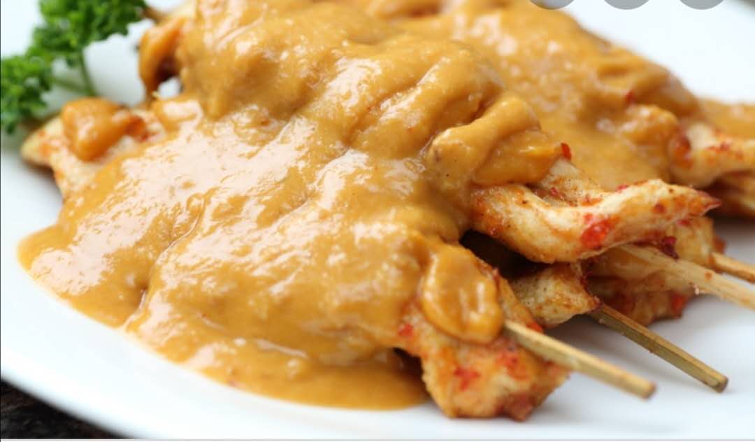 POLLO SATE salsa cacahuetes