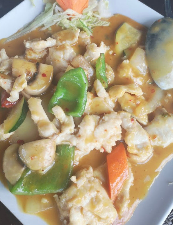 POLLO Con verduras salsa CURRY