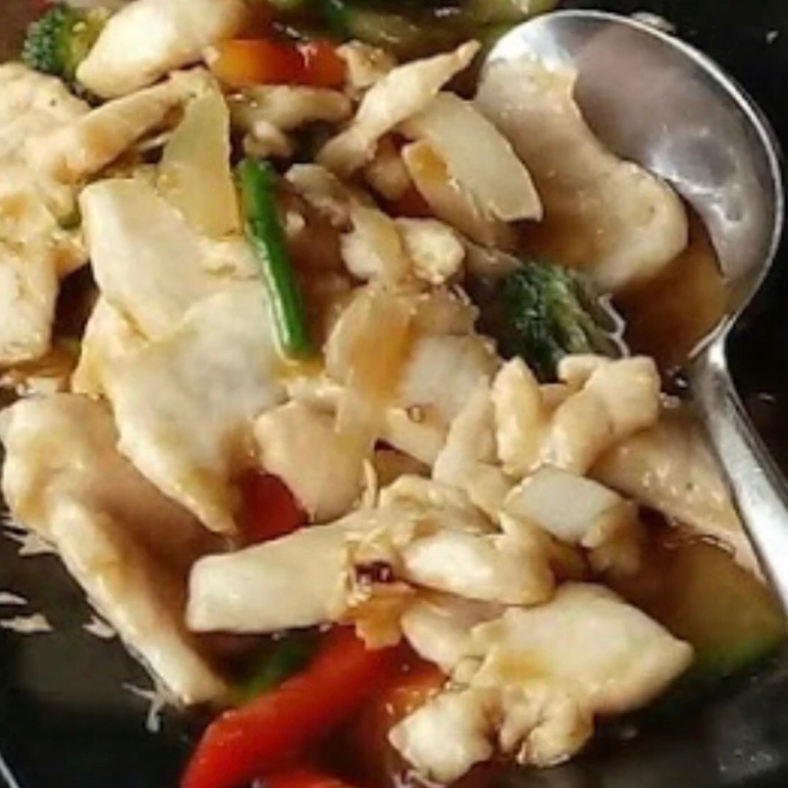 M10.POLLO VERDURAS SALSA OSTRA A LA PLANCHA