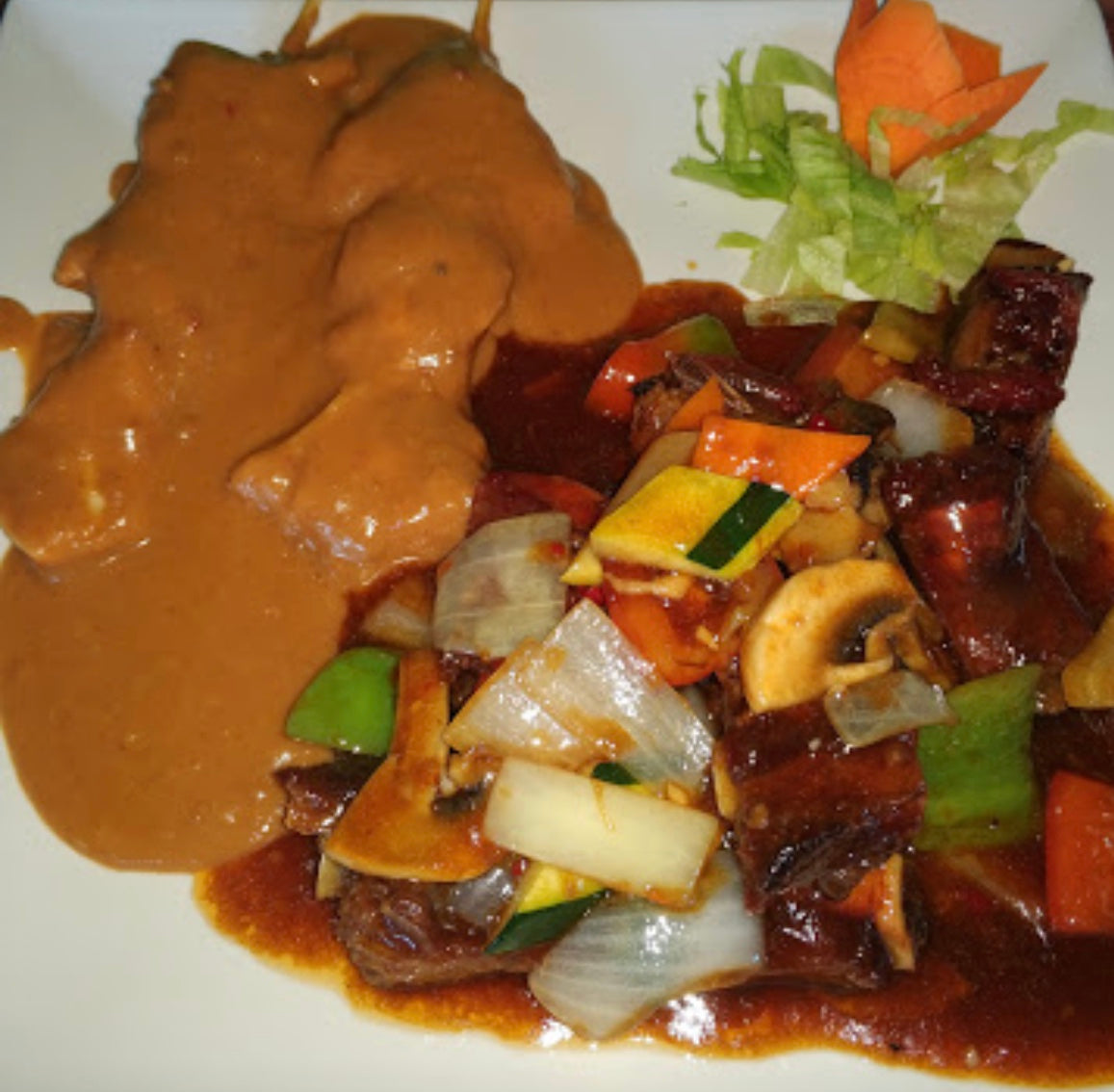 M15.COSTILLA PICANTE Y POLLO SATE🌶️