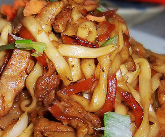 TALLARINES CON POLLO Y TERNERA