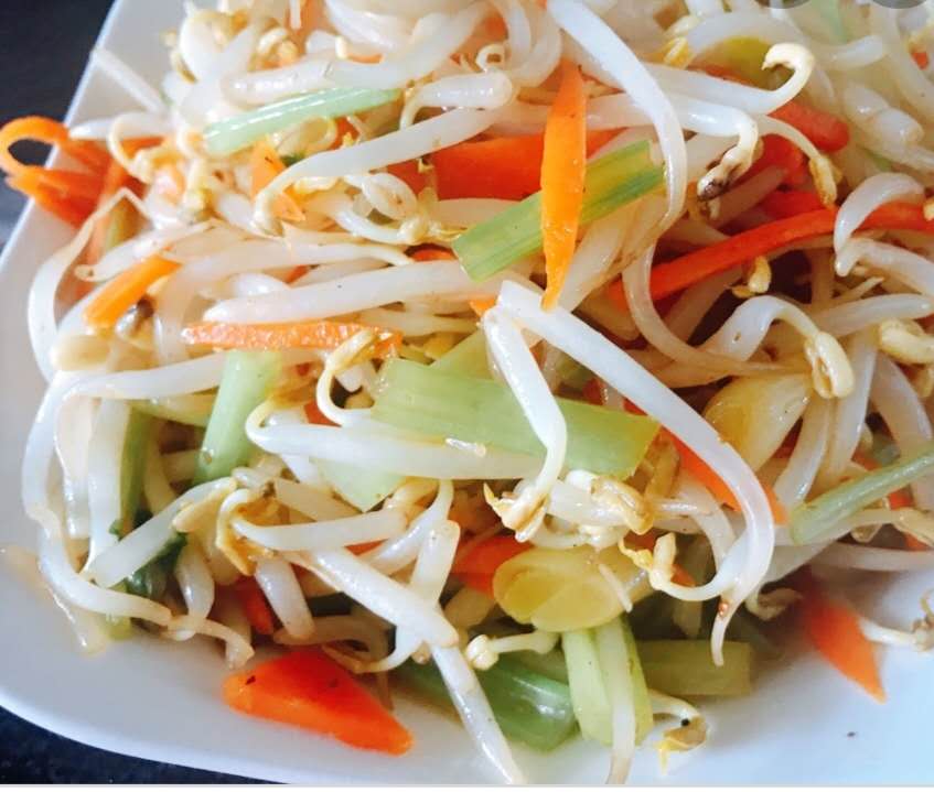 BROTE DE SOJA SALTEADAS